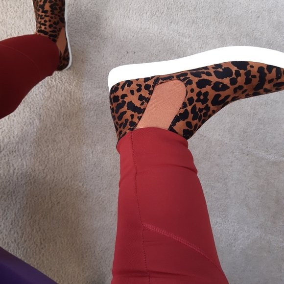 Nwt suede leopard  sneakers - Picture 2 of 10